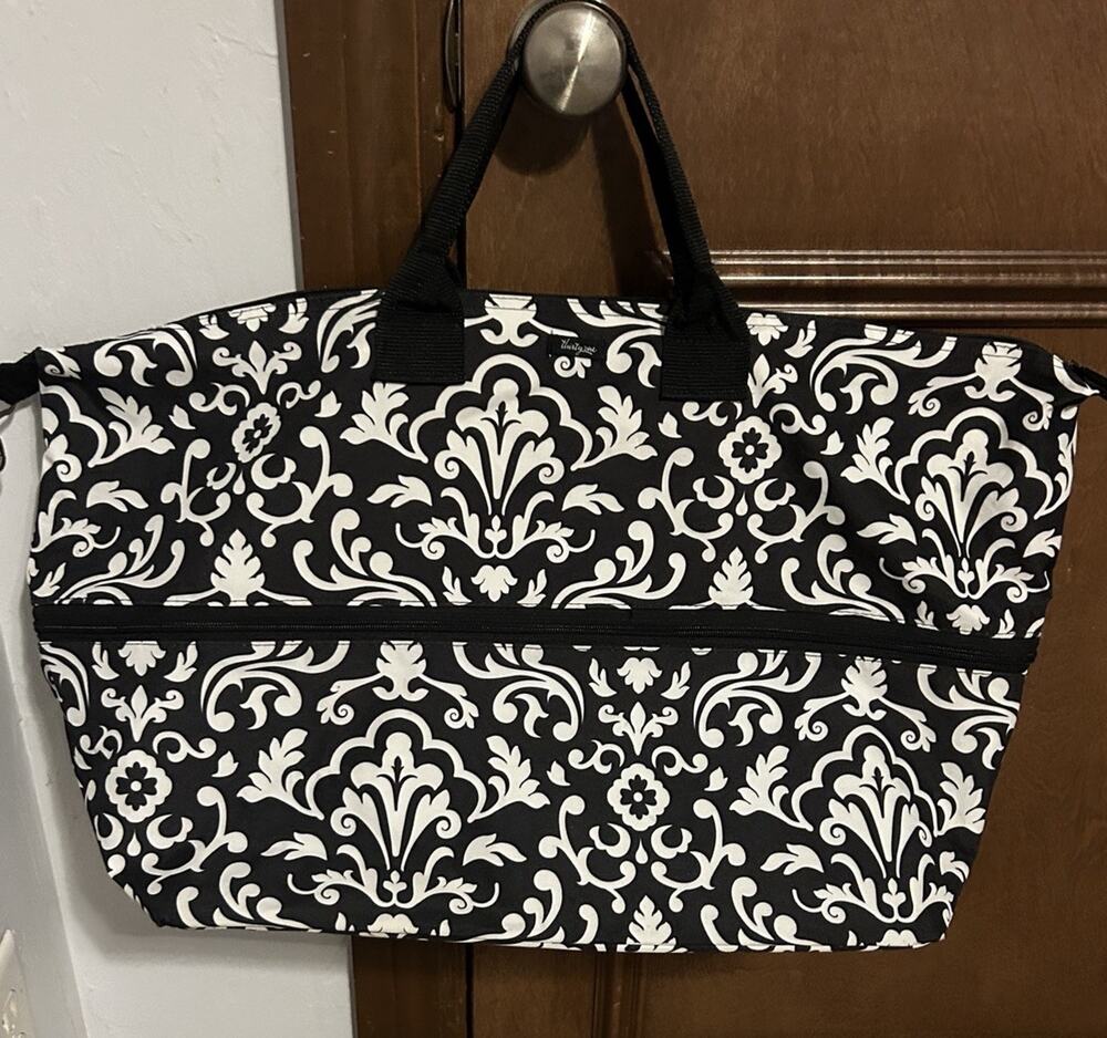 Thirty-One Expand-A-Tote Parisian Print Beach / Overnight Utility Black & White
